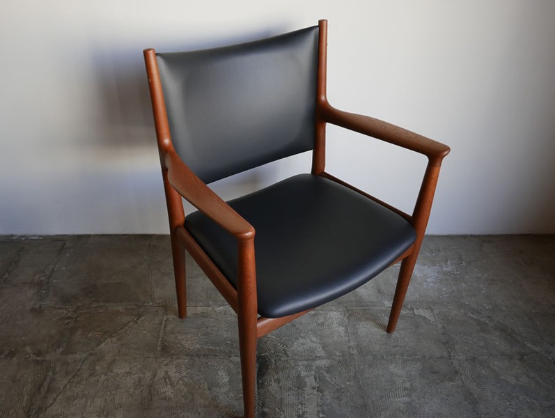 JH-513 Arm Chair by Hans J.Wegner