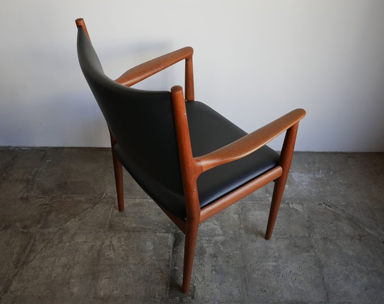 JH-513 Arm Chair by Hans J.Wegner