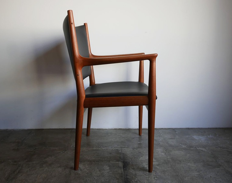 JH-513 Arm Chair by Hans J.Wegner