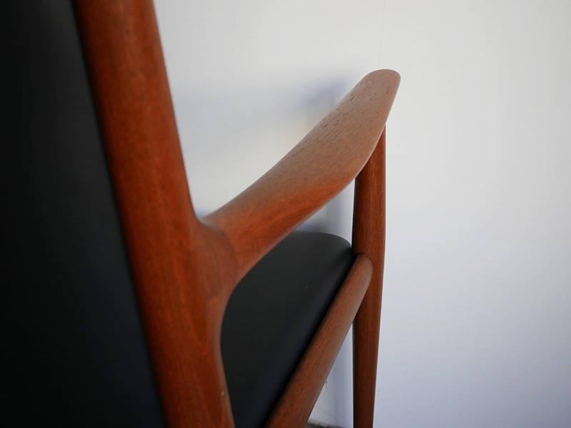 JH-513 Arm Chair by Hans J.Wegner