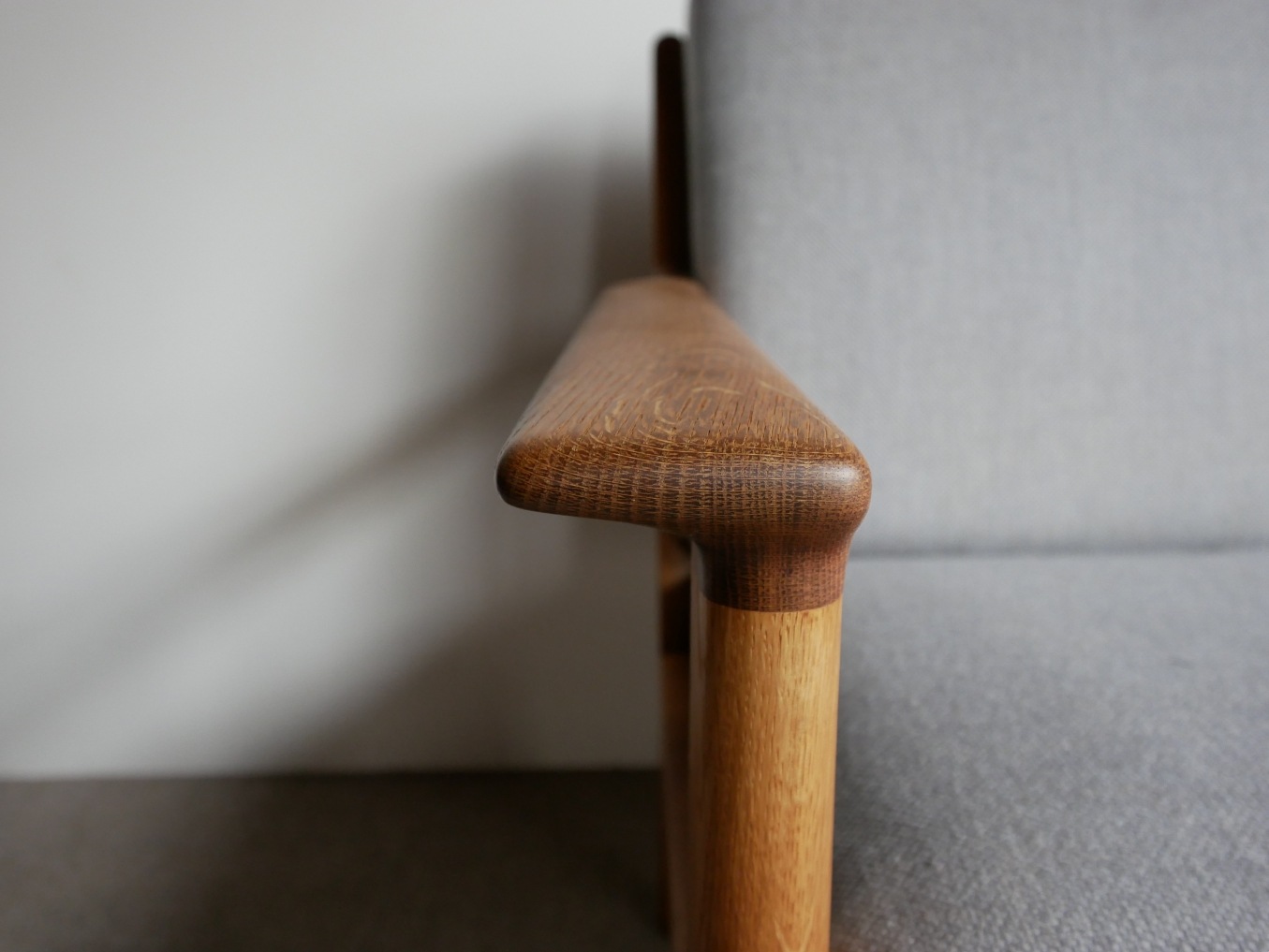 GE265 2Seater sofa by Hans J.Wegner 