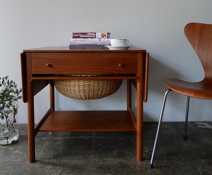 Sewing table PP-33 by Hans J.Wegner