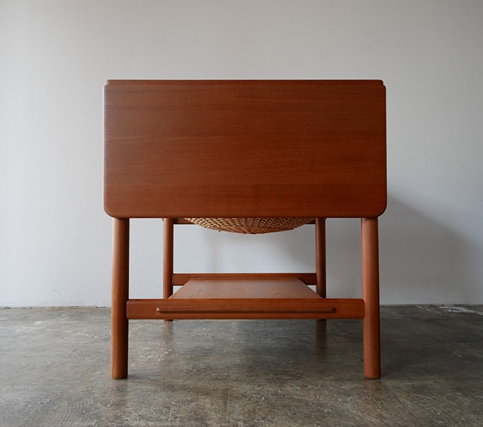 Sewing table PP-33 by Hans J.Wegner