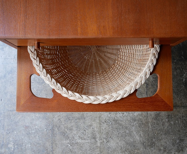 Sewing table PP-33 by Hans J.Wegner