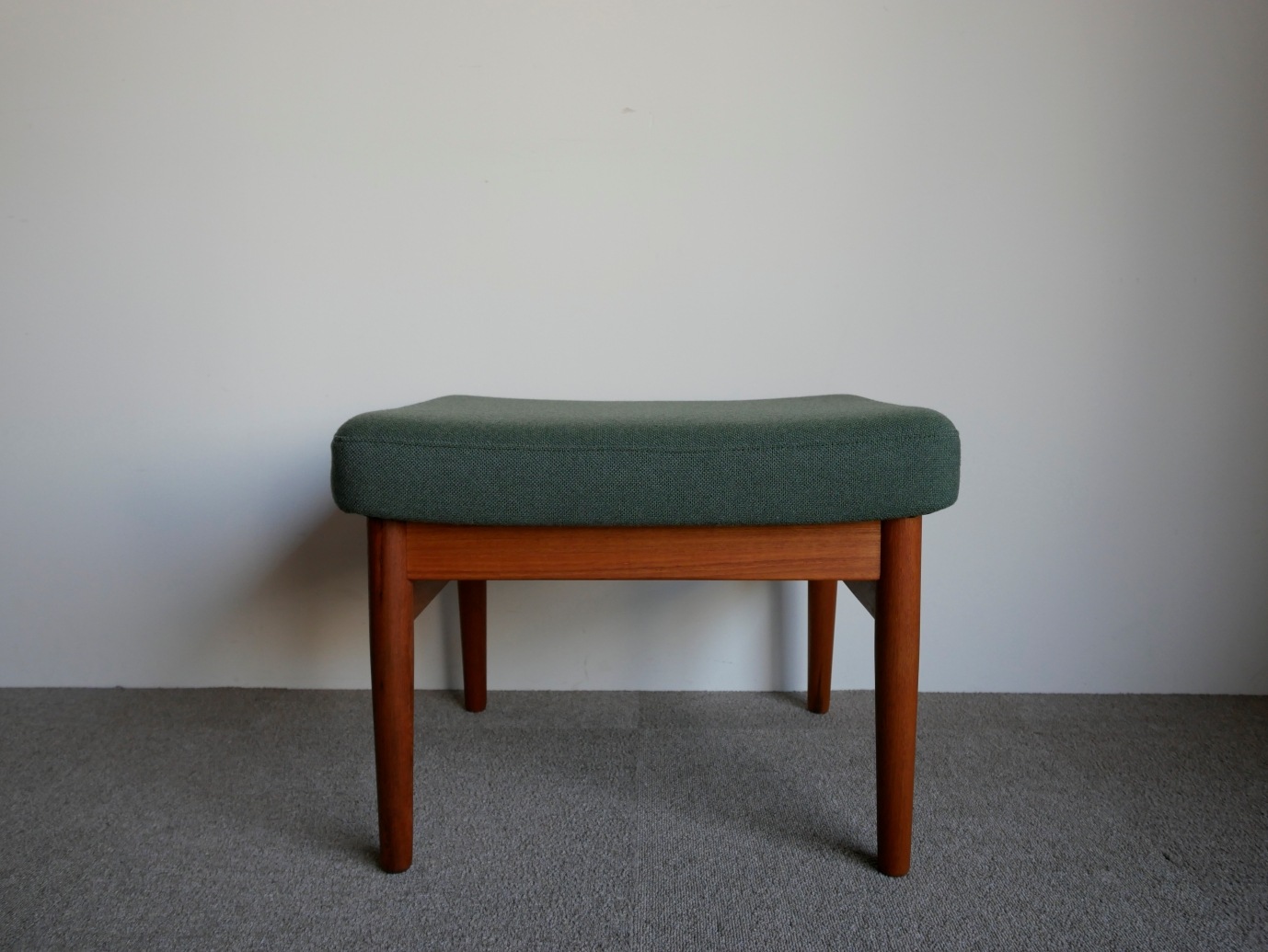 Highback chair Foot stool set by Arne Vodder 