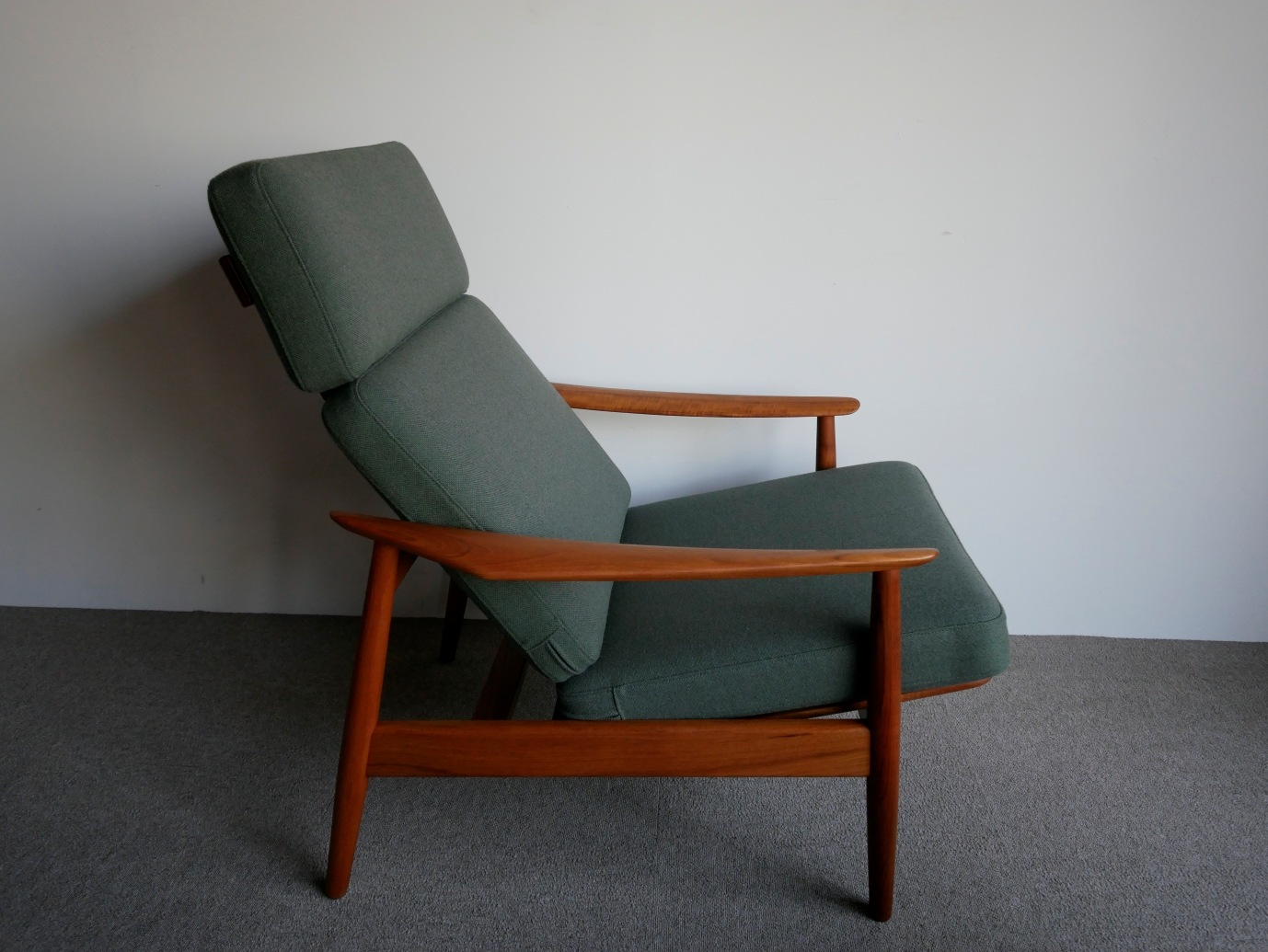 Highback chair Foot stool set by Arne Vodder 