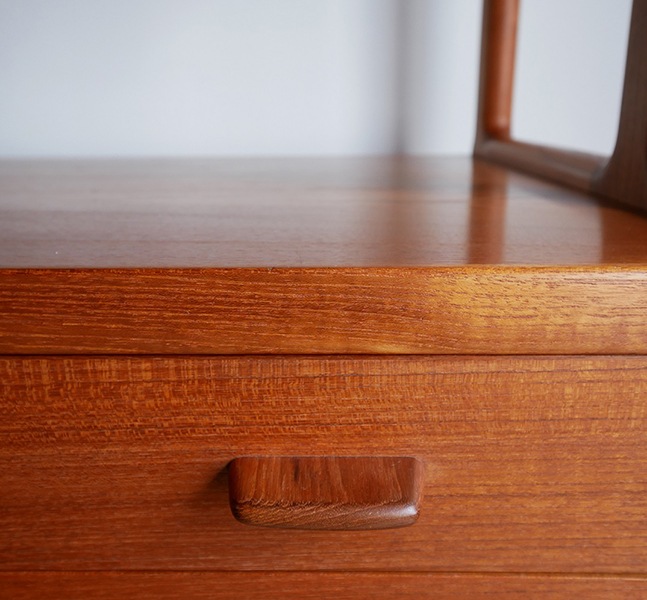 RY20 Cabinet by Hans J .Wegner