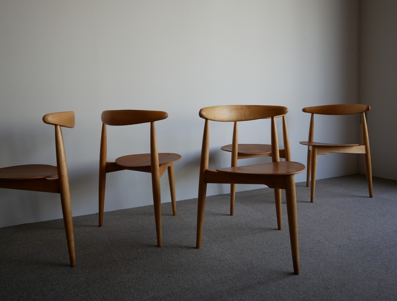 Heart Chair Dining set by Hans J.Wegner
