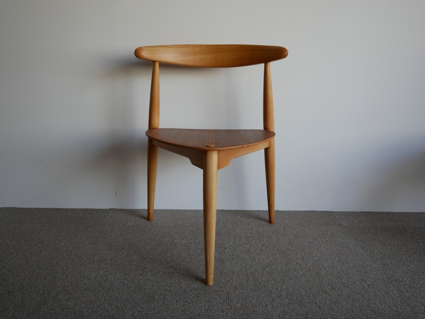 Heart Chair Dining set by Hans J.Wegner