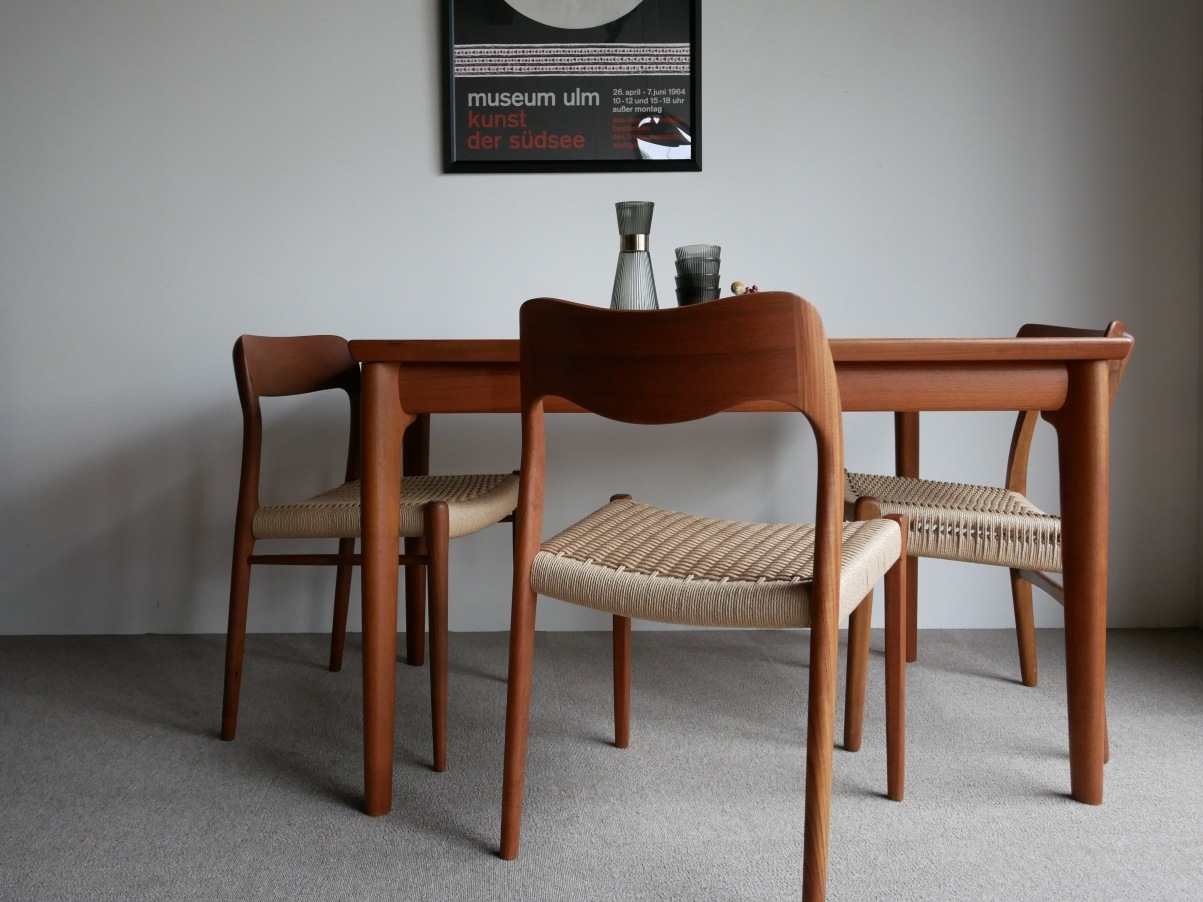 Dining table by Grete Jalk �ڤ��䤤��碌��