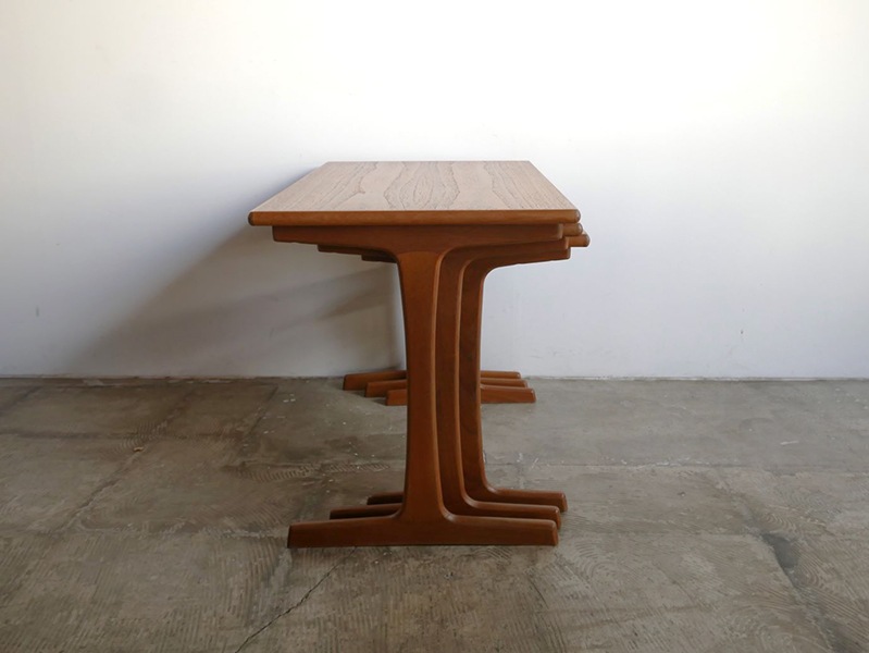 Nest of Tables by Kai Kristiansen�ڤ��䤤��碌��