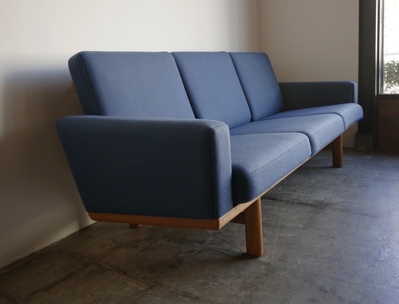 GE236 3Seater sofa by Han J.Wegner