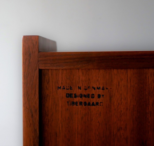Writing Bureau by Tibergaard Nielsen