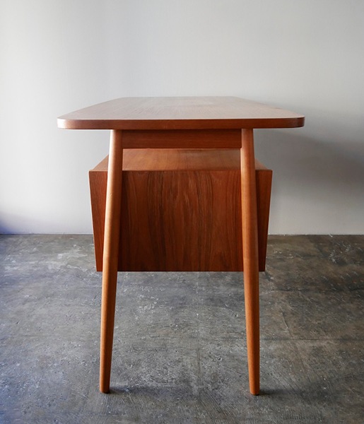 Desk by Tibergaard Nielsen