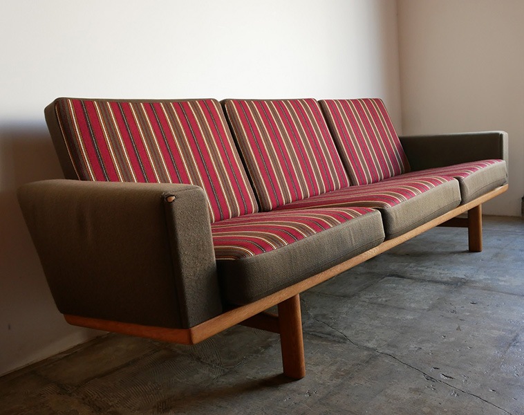 GE236 3Seater sofa by Han J.Wegner