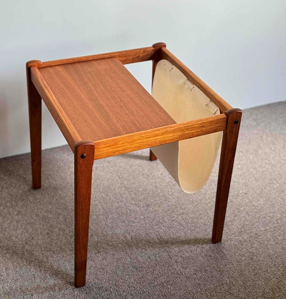 Magazine/Side Table