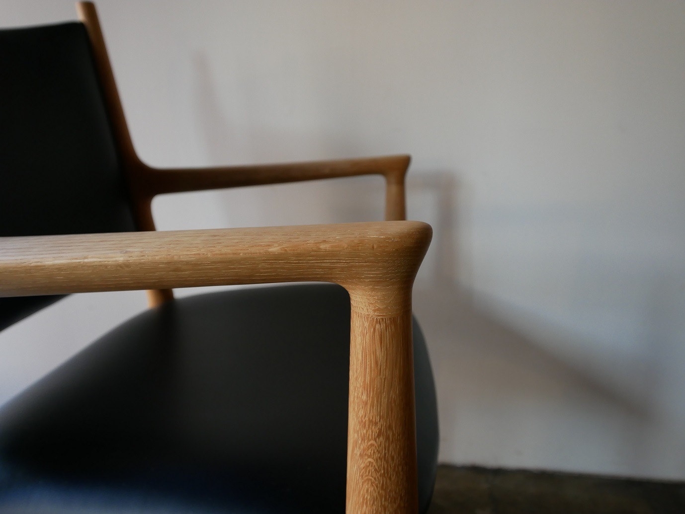 JH-513 Arm chair by Hans J.Wegner