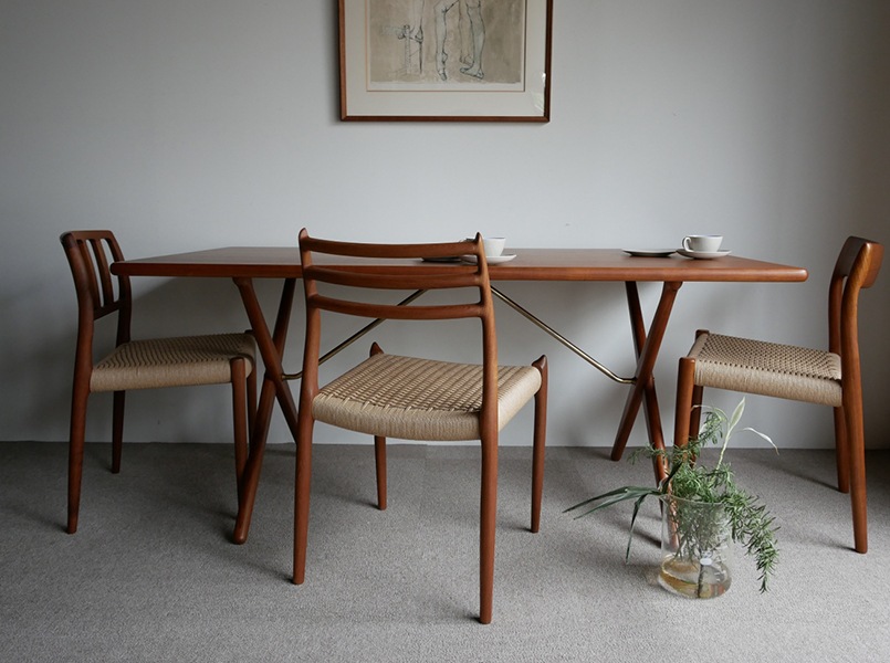 AT-303 DINING TABLE by Hans J.Wegner