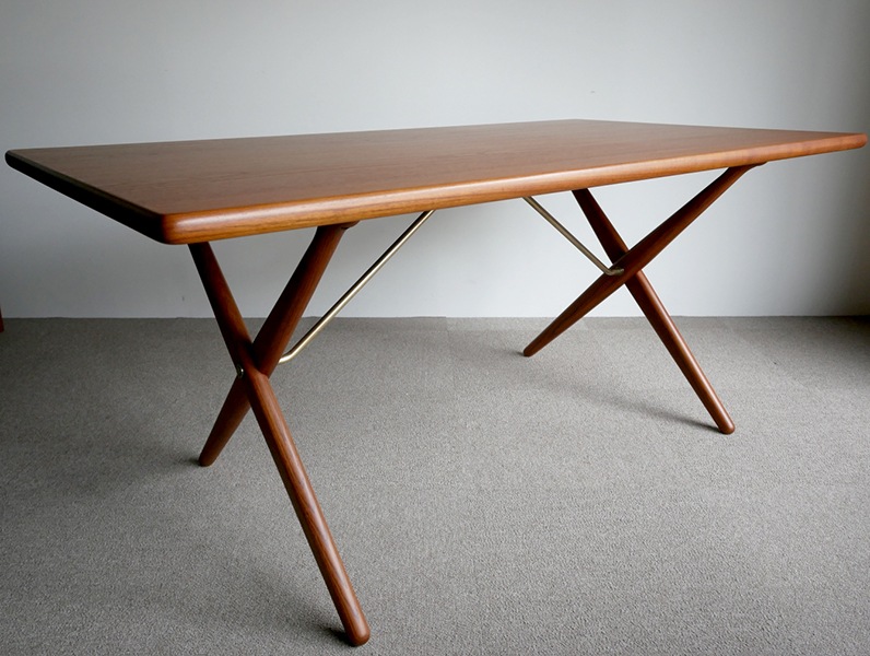 AT-303 DINING TABLE by Hans J.Wegner