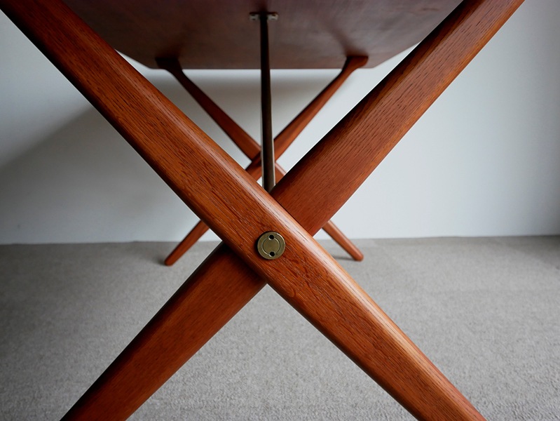 AT-303 DINING TABLE by Hans J.Wegner