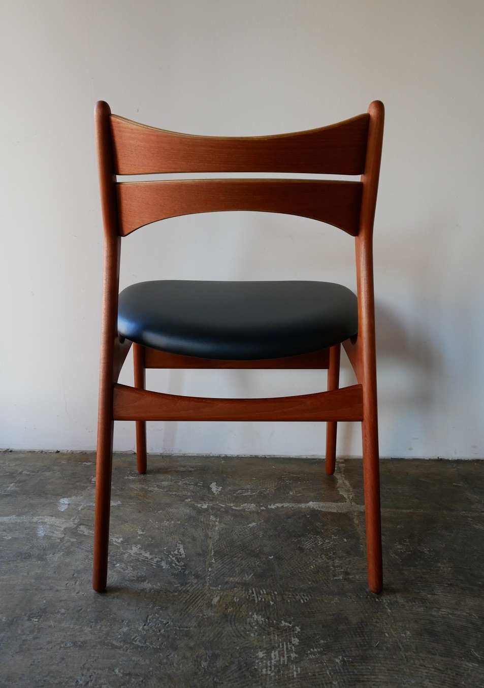 NO.310 Dining chair by Erik buch