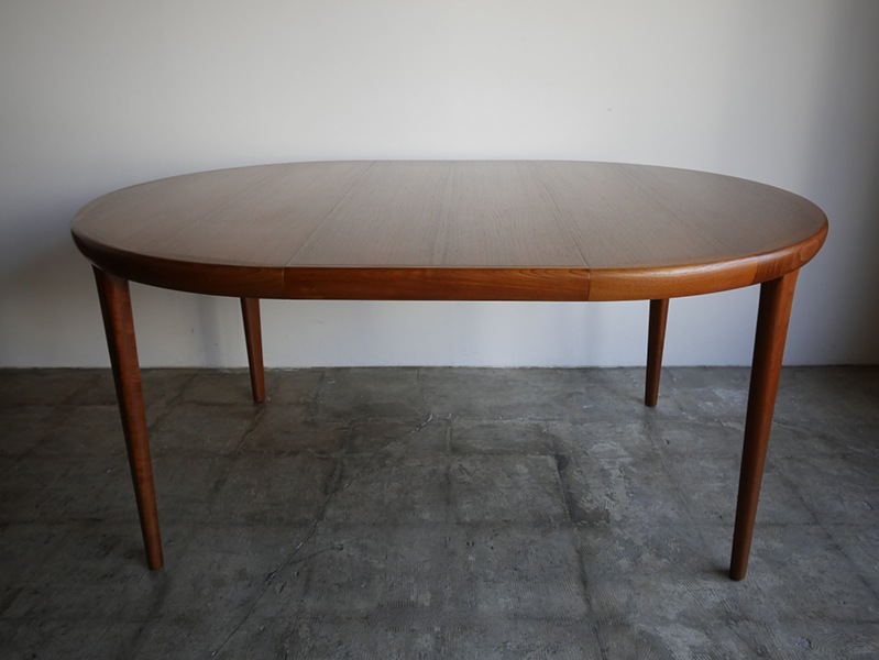 Dining table by Vv Mobler