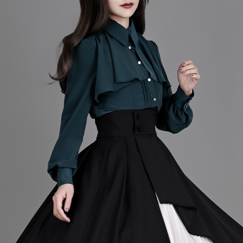 フラメンコ衣装⚫︎グリーン無地　黒フリル　黒カシュクールブラウス付き フラメンコ衣装⚫︎グリーン無地 黒フリル 黒カシュクールブラウス付き