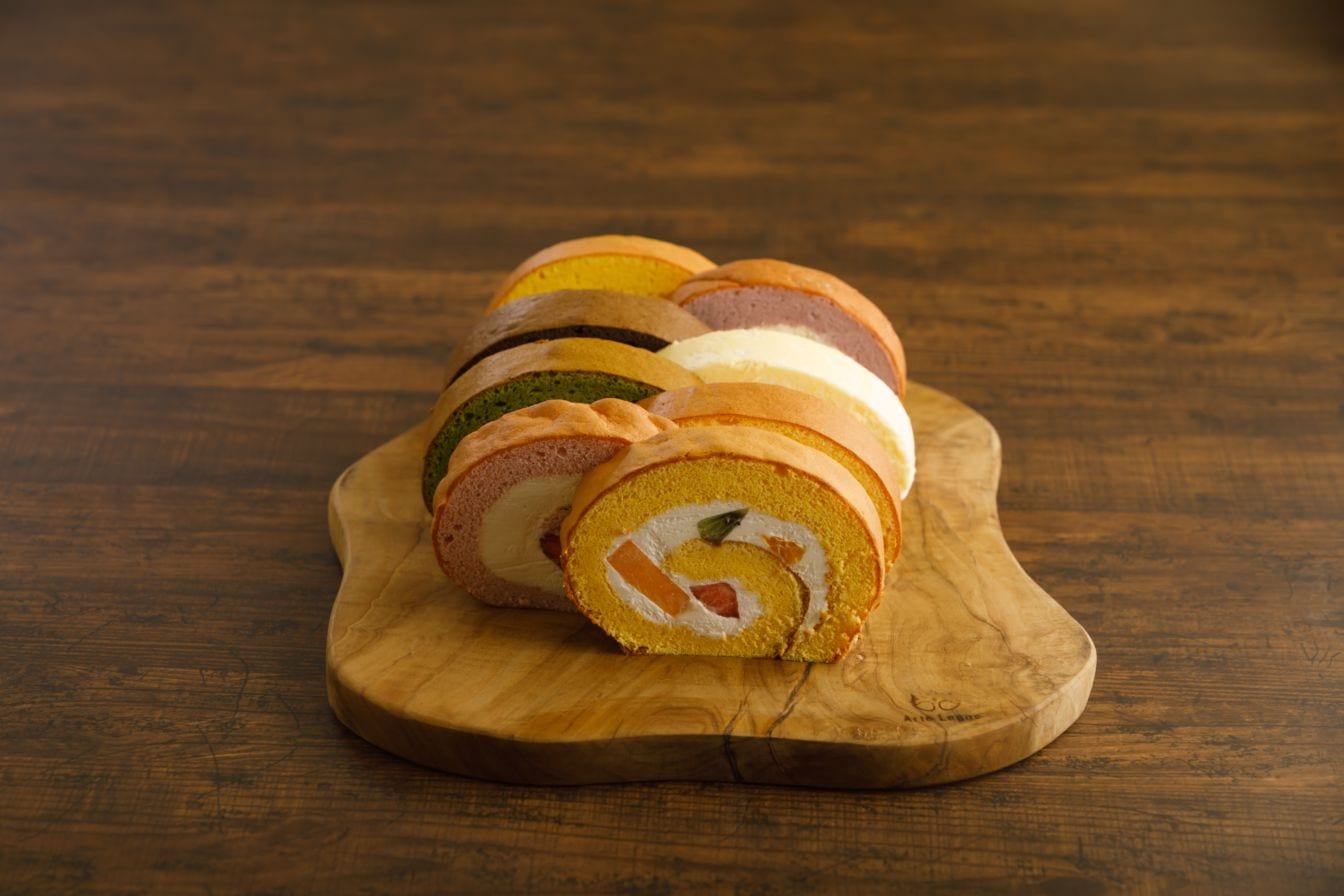 ケーキ屋　外壁　装飾　オブジェ　オーナメント　ケーキ　ロールケーキ　カット　断面 ケーキ屋 外壁 装飾 オブジェ オーナメント ケーキ ロールケーキ