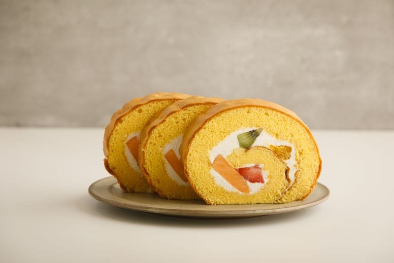 【グルテンフリー】１カットロールケーキ　北海道生クリームのフルーツ