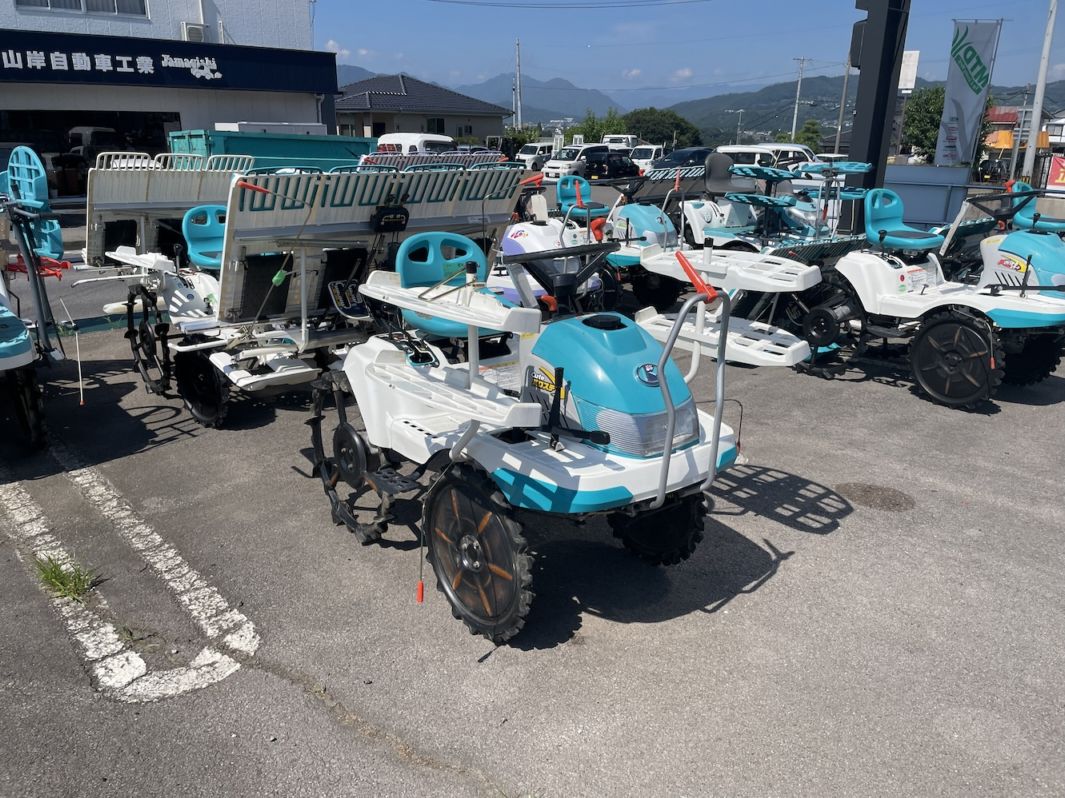 クボタ 乗用田植機 JC4A-D 機体寸法:2240×1600×1340 出力3.5PS 使用燃料/容量:ガソリン/4.2L