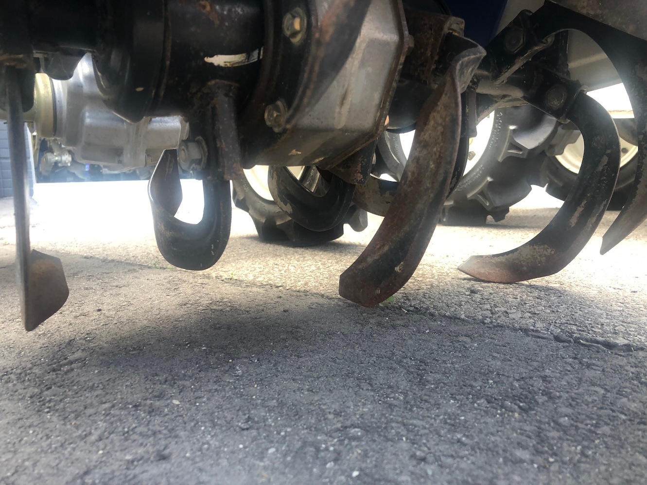 イセキ 耕耘機 KVR70-PS 長さ×幅×高さ:1690×685×1166(mm) 作業幅600mm 使用燃料 /容量 :無鉛ガソリン/2.4L