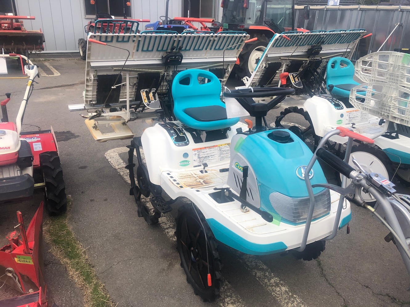 クボタ 乗用田植機 JC4A 機体寸法:2240×1600×1340mm 出力3.5ps 燃料/容量:無鉛ガソリン/4.2L