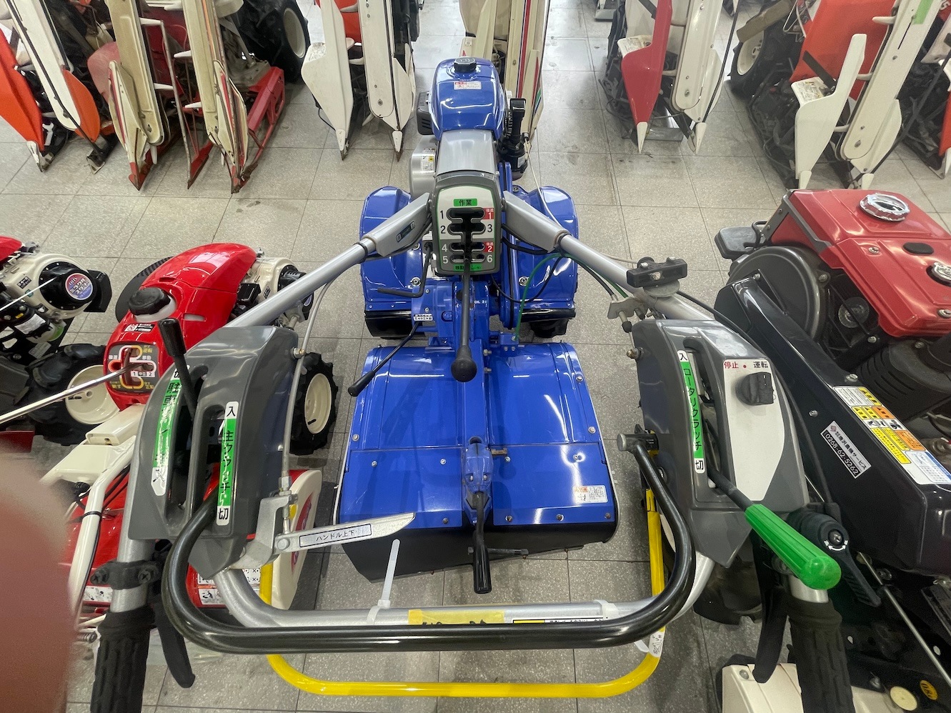 イセキ 耕耘機 KLC65ーRV12S 長さ×幅×高さ:1770×600×1130（mm） 作業幅600mm エンジン:ガソリンエンジン