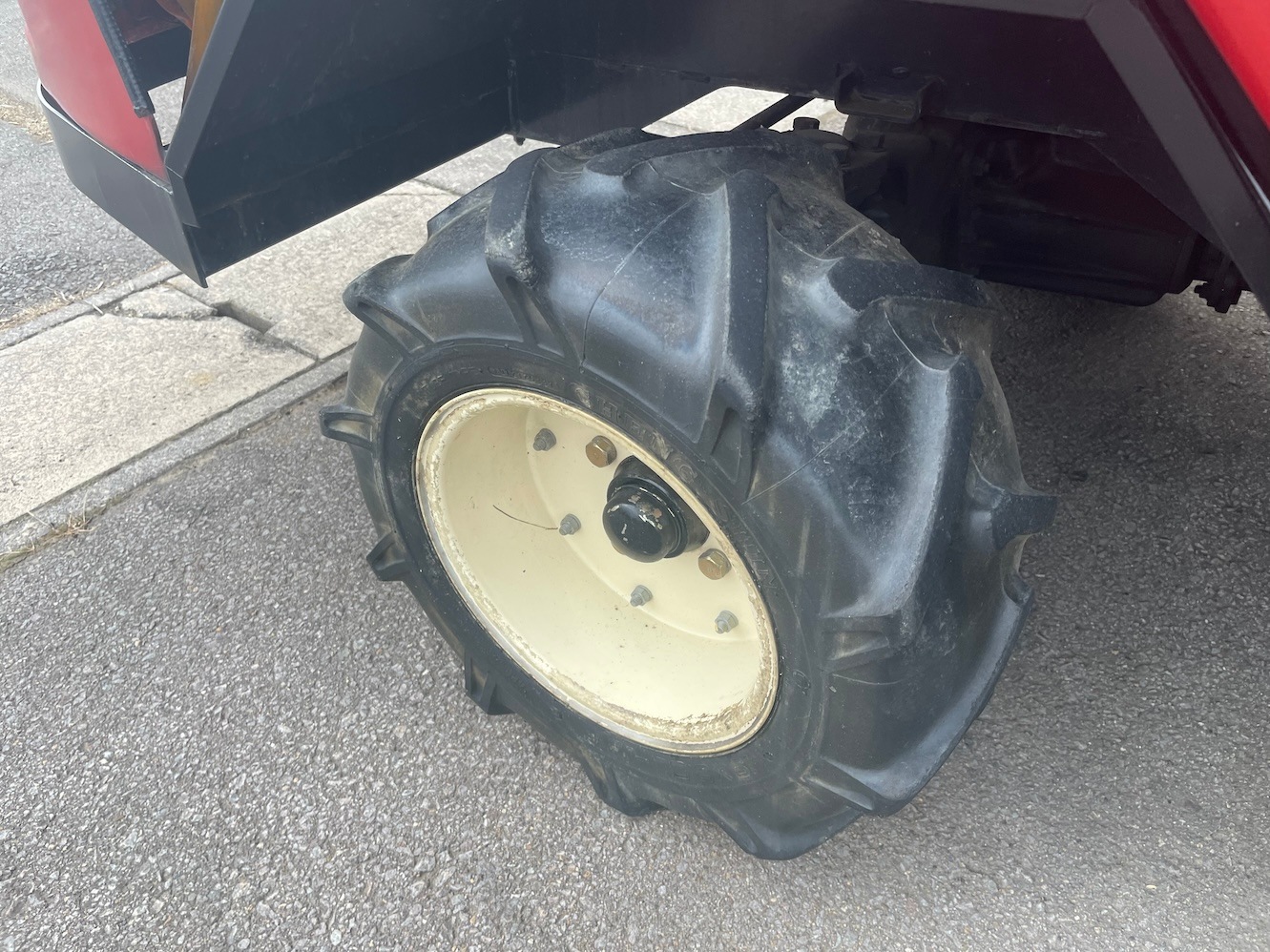 【10/31まで店頭商談中】丸山製作所 SS SSA-S500 機体寸法:2880×1210×1100 使用燃料/容量ディーゼル タンク容量:500L