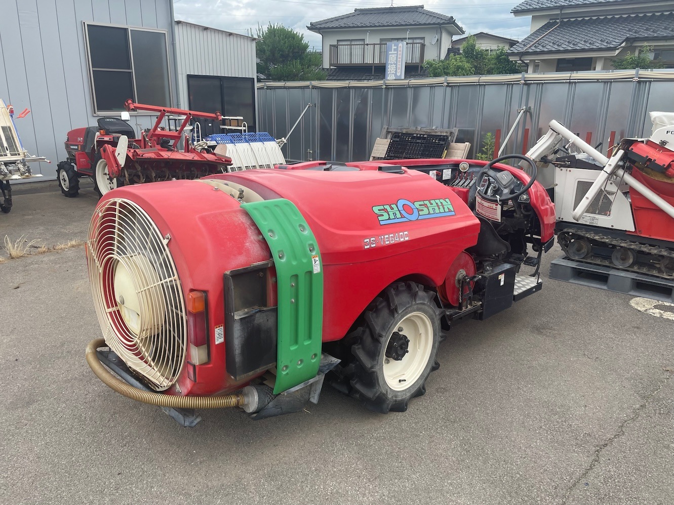 ショーシン SS 3S‐VE640 出力:34.9ps 変速段数前進9段・後進3段 タンク容量:600L
