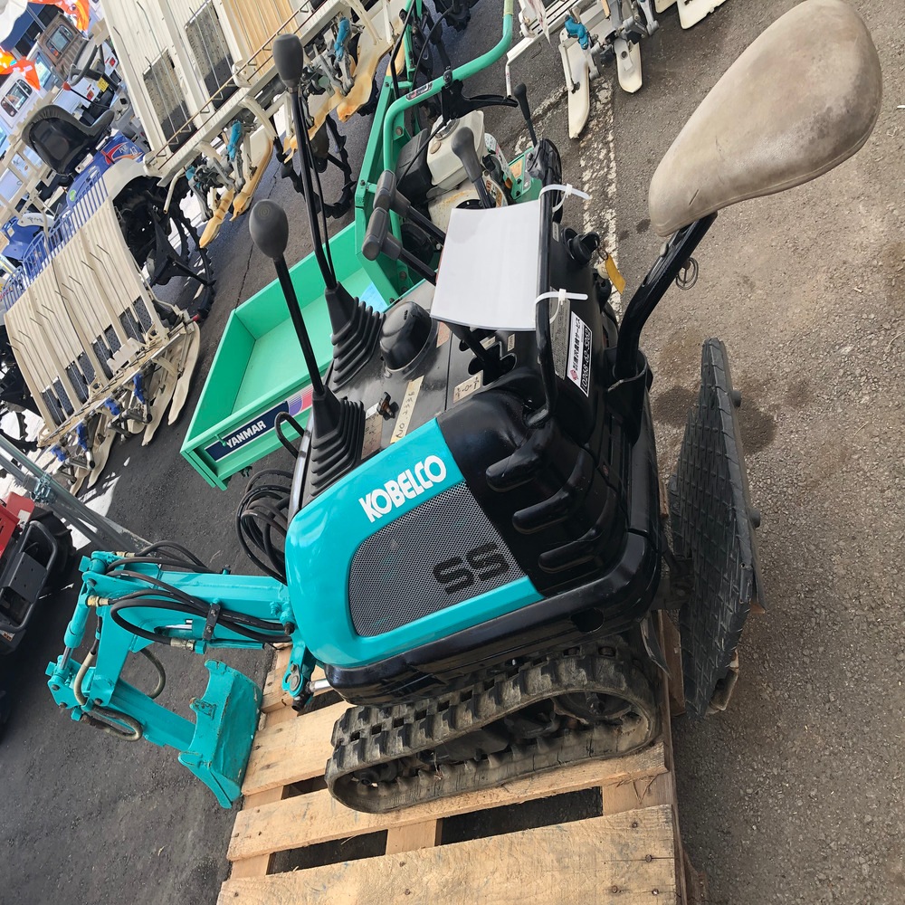 【整備待ち】コベルコ バックホー SS1 機体寸法:2150×500×1100 重量275kg 燃料:ガソリン