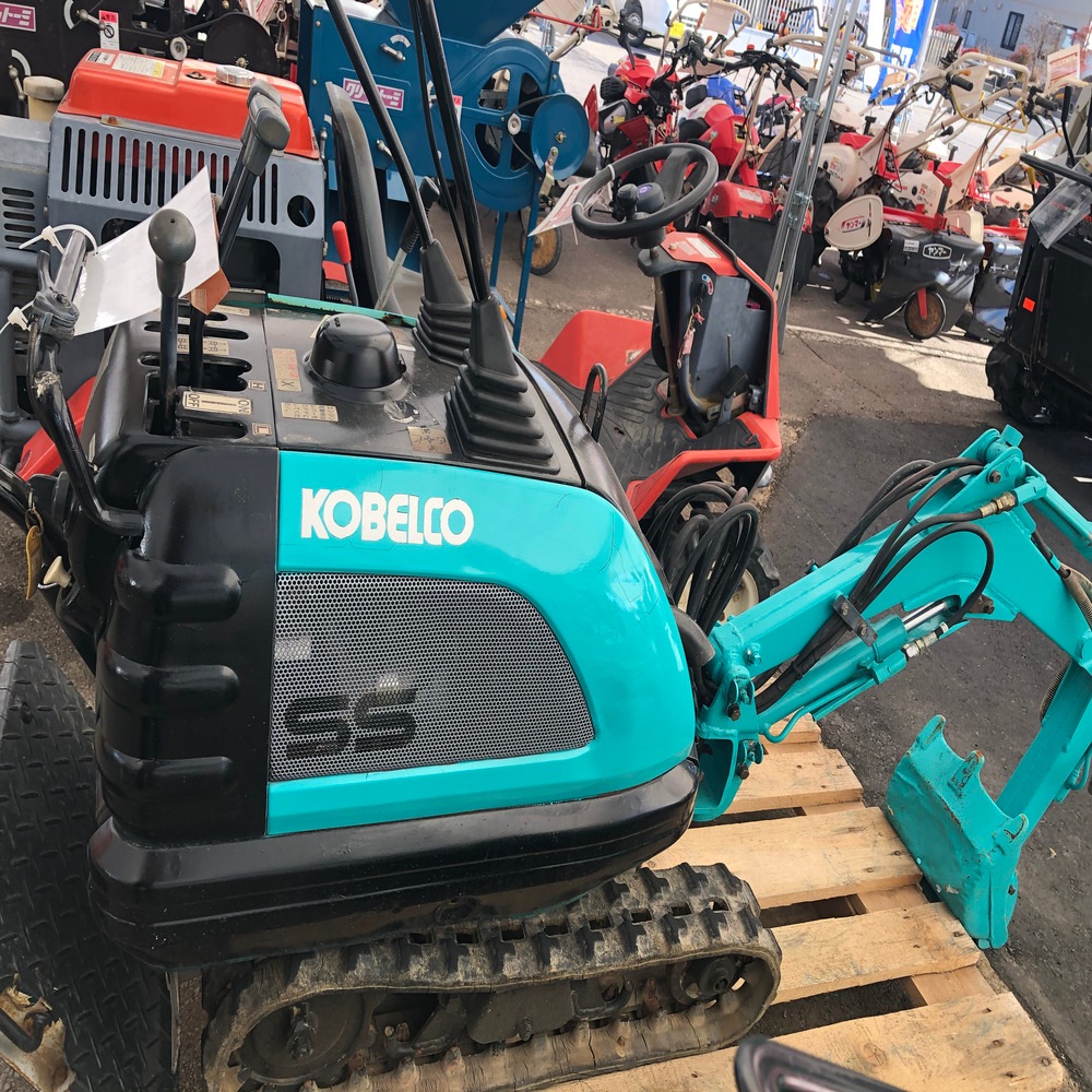 【整備待ち】コベルコ バックホー SS1 機体寸法:2150×500×1100 重量275kg 燃料:ガソリン