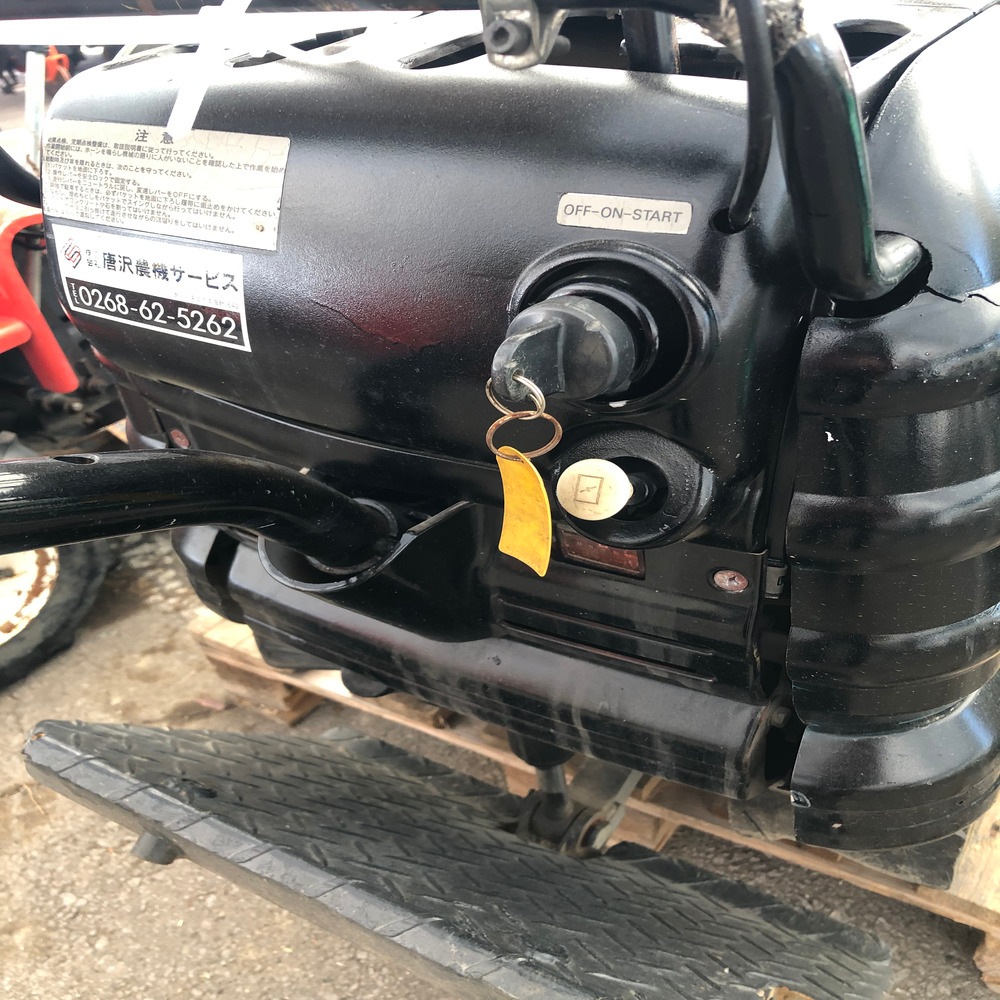 【整備待ち】コベルコ バックホー SS1 機体寸法:2150×500×1100 重量275kg 燃料:ガソリン