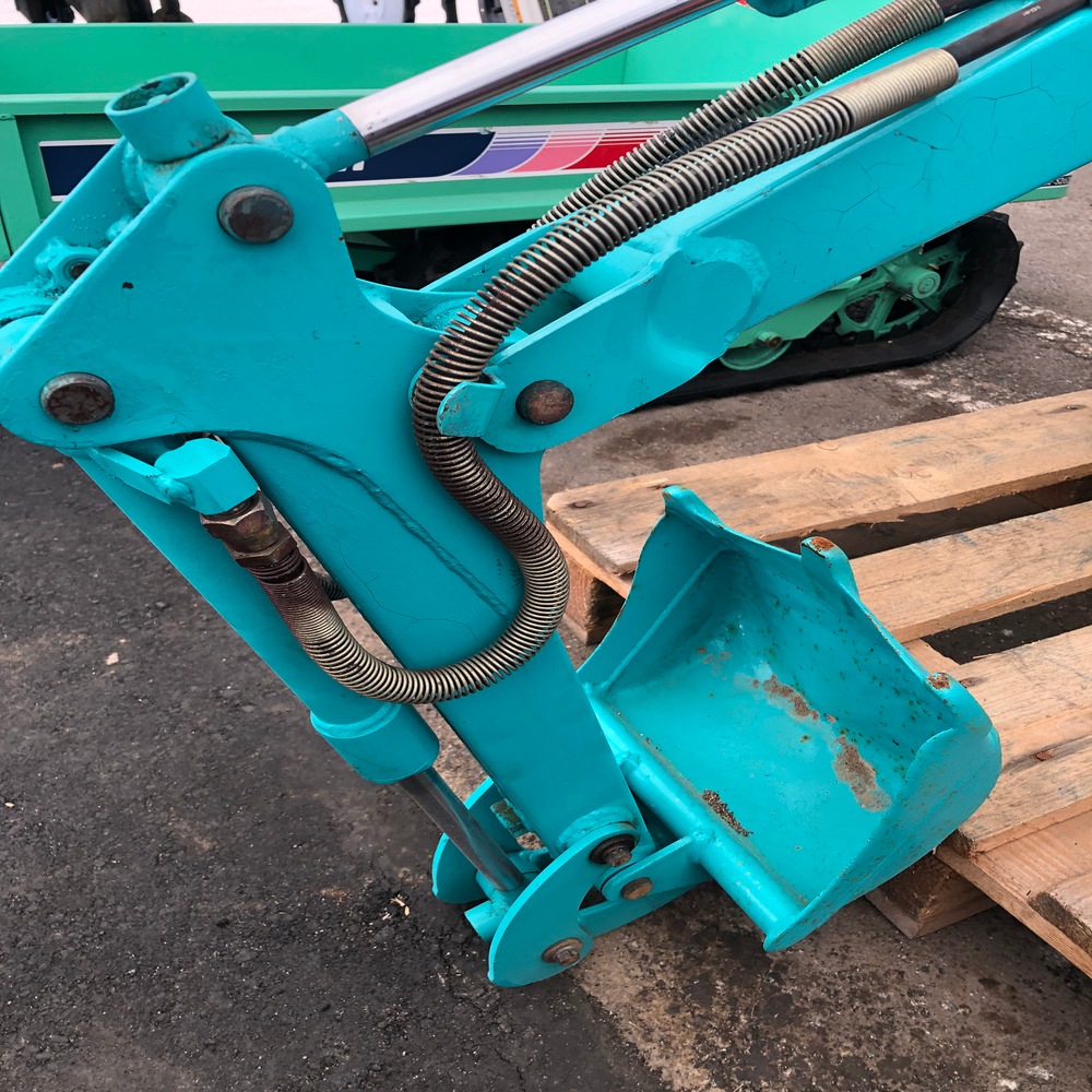 【整備待ち】コベルコ バックホー SS1 機体寸法:2150×500×1100 重量275kg 燃料:ガソリン