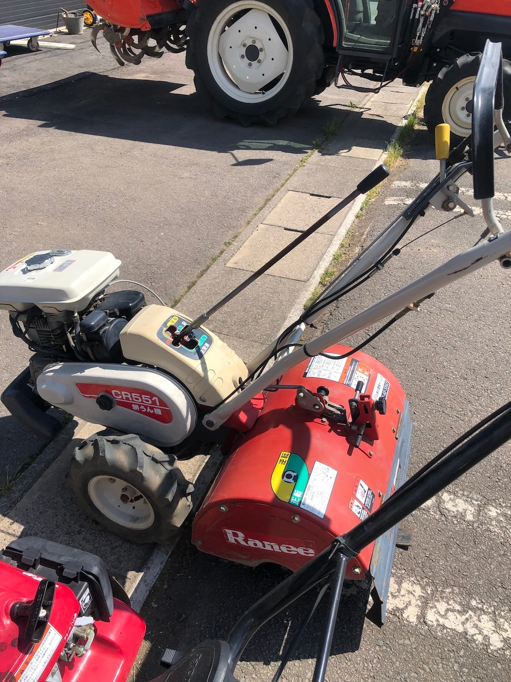 ロビン 管理機 RC560 機体寸法:1300×560×1060(mm) 出力5.0ps 使用燃料:無鉛ガソリン