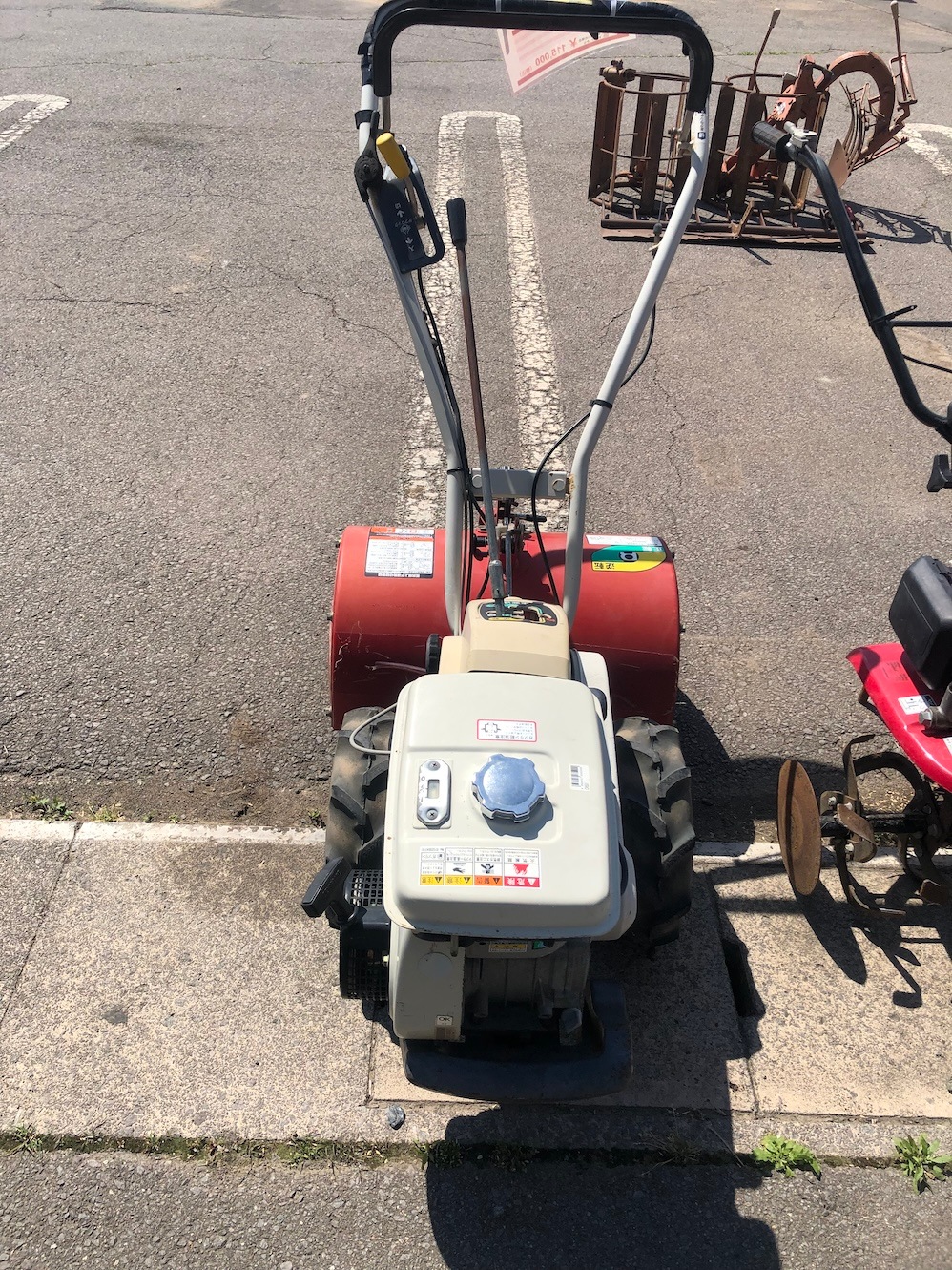 ロビン 管理機 RC560 機体寸法:1300×560×1060(mm) 出力5.0ps 使用燃料:無鉛ガソリン