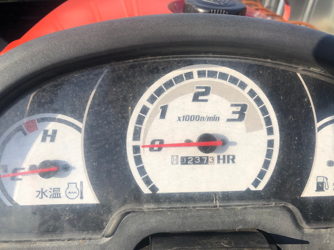 【地域限定自宅配送】クボタ トラクター JB14 機体寸法:2020×960×1810(mm) 出力10.7ps 使用燃料/容量:ディーゼル軽油/14L