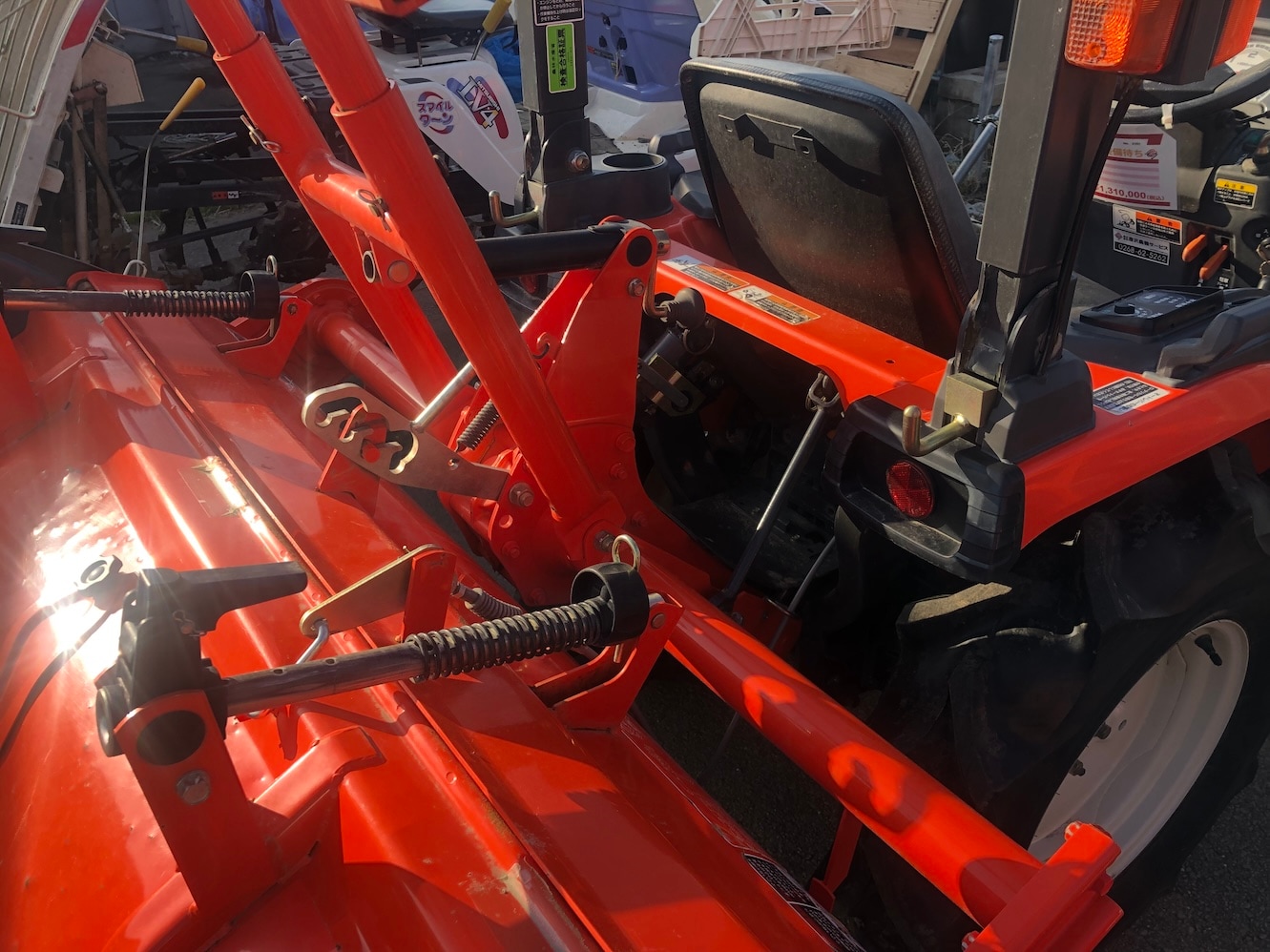 【地域限定自宅配送】クボタ トラクター JB14 機体寸法:2020×960×1810(mm) 出力10.7ps 使用燃料/容量:ディーゼル軽油/14L