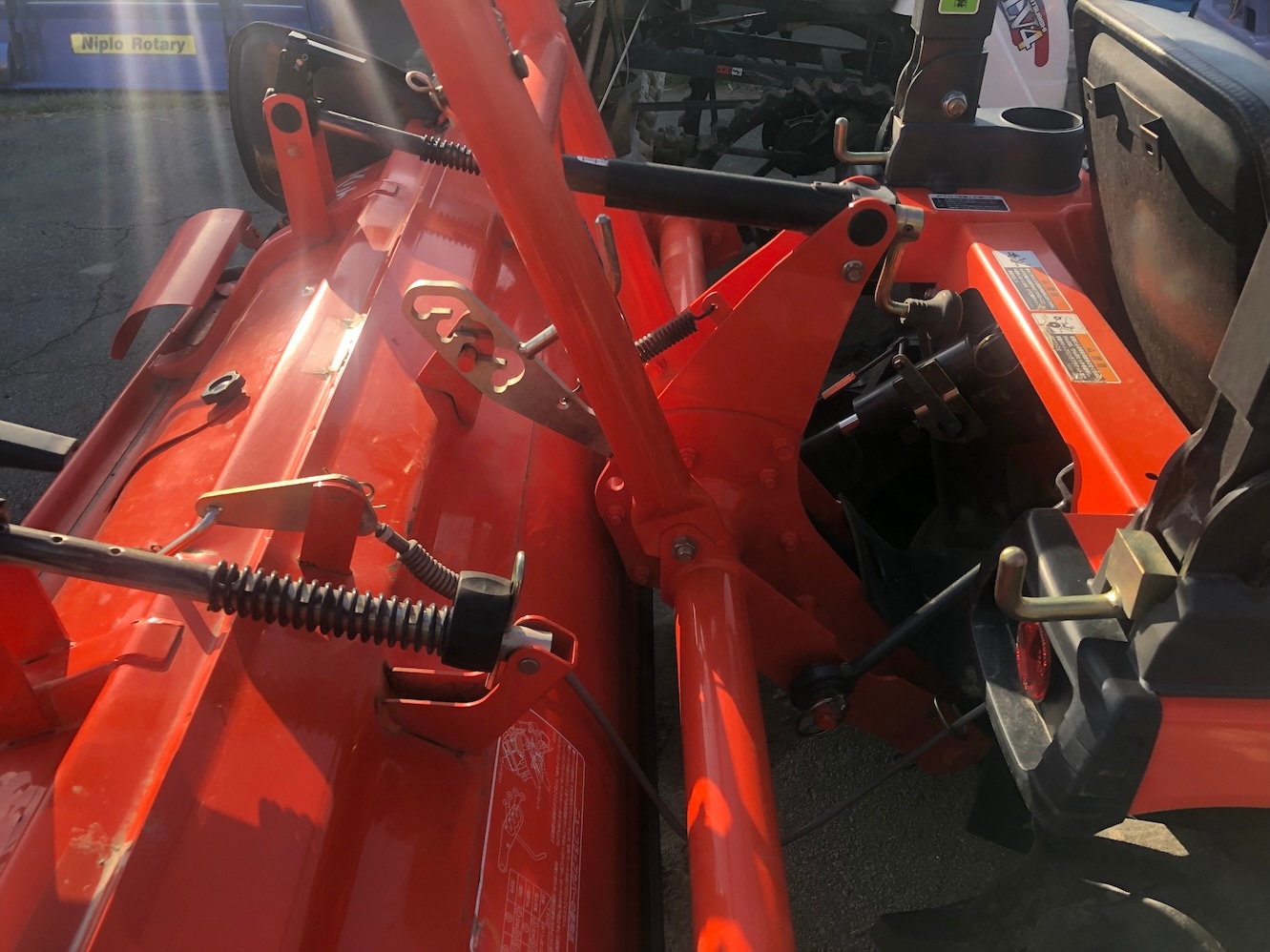 【地域限定自宅配送】クボタ トラクター JB14 機体寸法:2020×960×1810(mm) 出力10.7ps 使用燃料/容量:ディーゼル軽油/14L