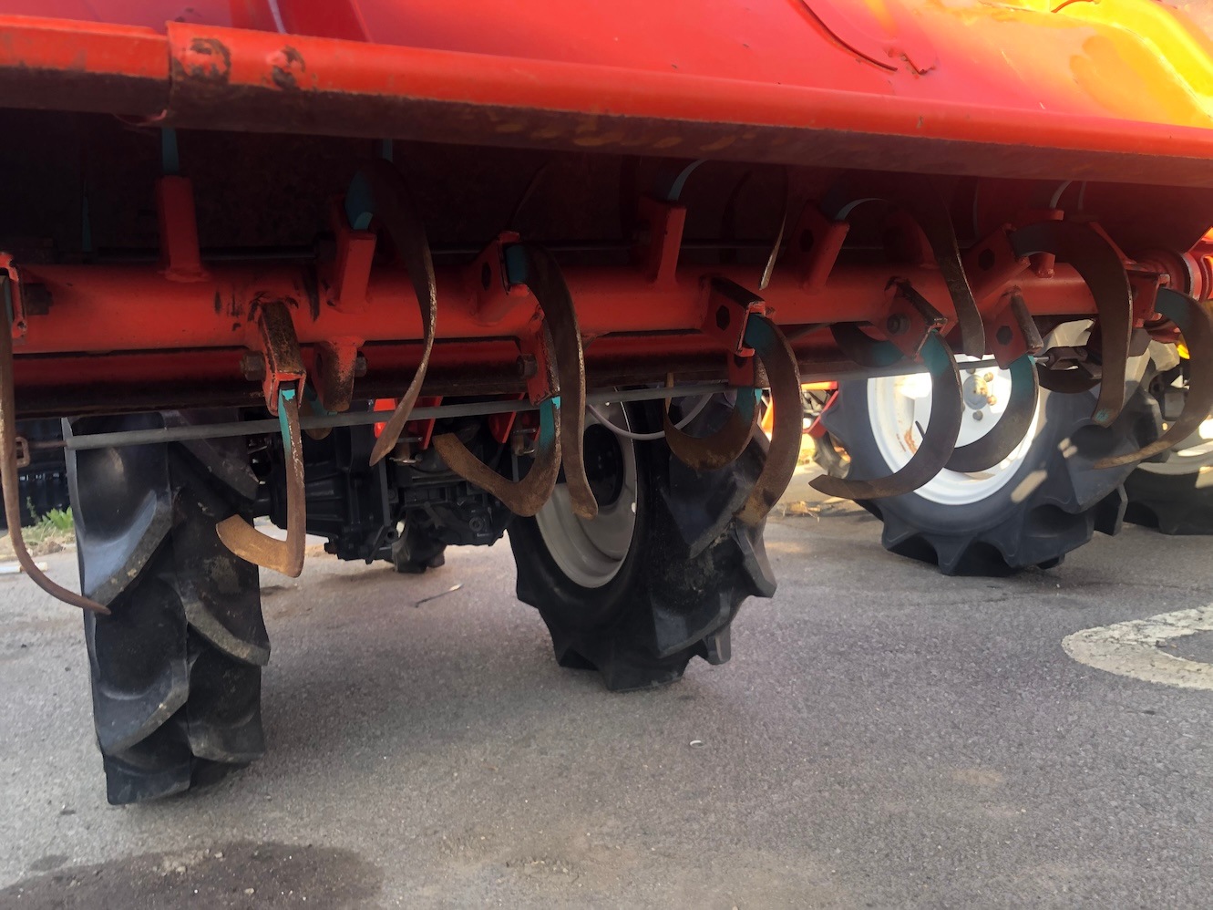 【地域限定自宅配送】クボタ トラクター JB14 機体寸法:2020×960×1810(mm) 出力10.7ps 使用燃料/容量:ディーゼル軽油/14L