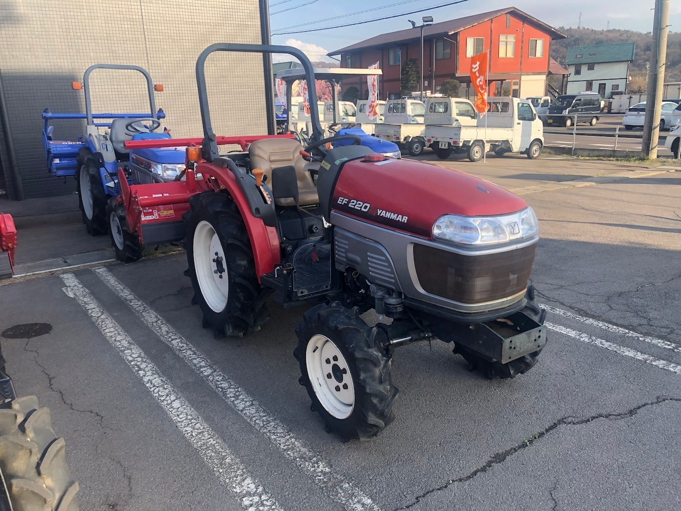 【地域限定自宅配送】ヤンマー トラクター EF220 機体寸法:2820×1120×1900(mm) 出力20ps 使用燃料/容量:ディーゼル軽油/28L
