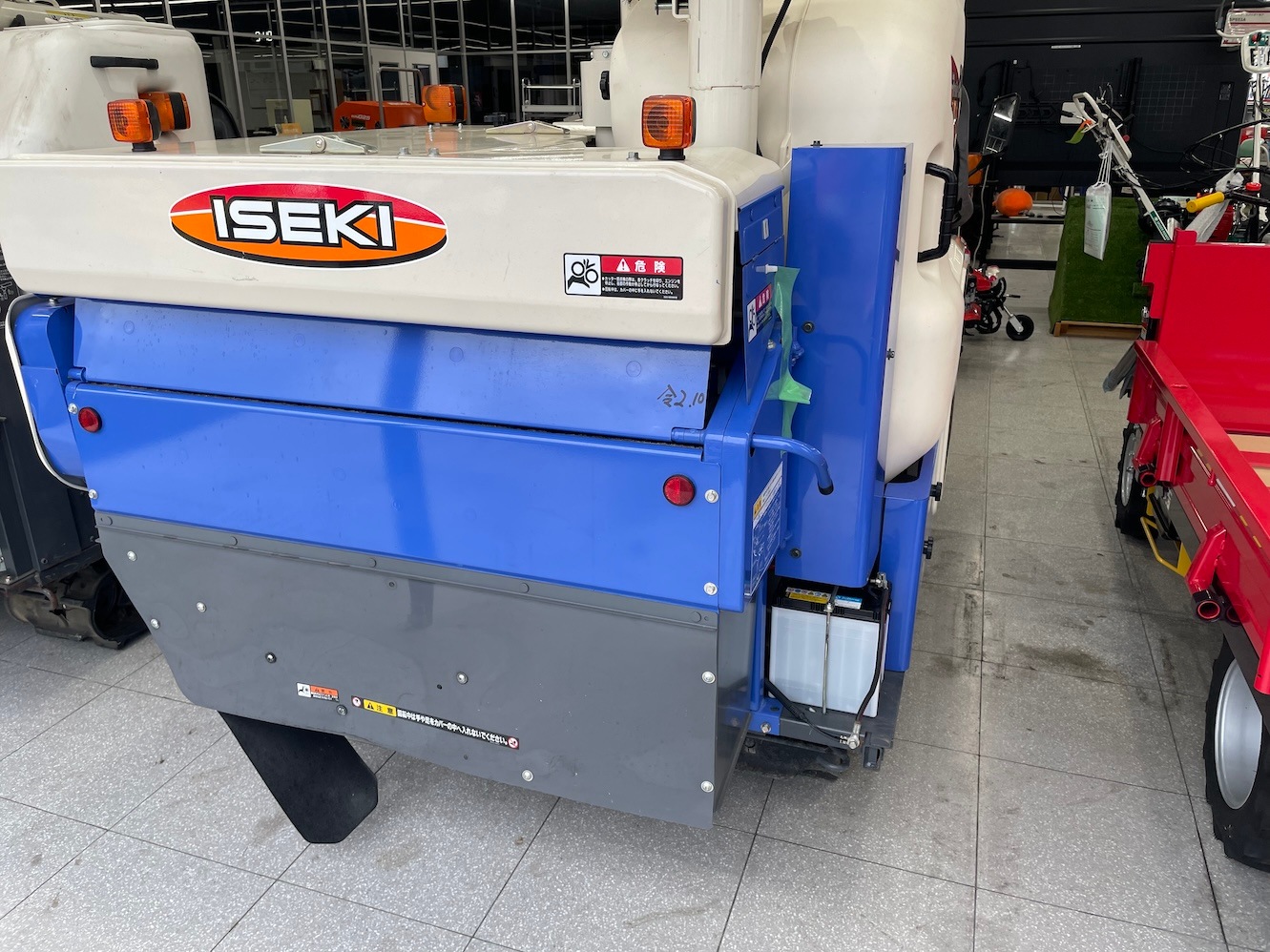 地域限定自宅配送【整備待ち】イセキ コンバイン HN211G 長さ×幅×高さ:2760×1480×1720 重量870kg 変速:HST油圧モータ式無段変速