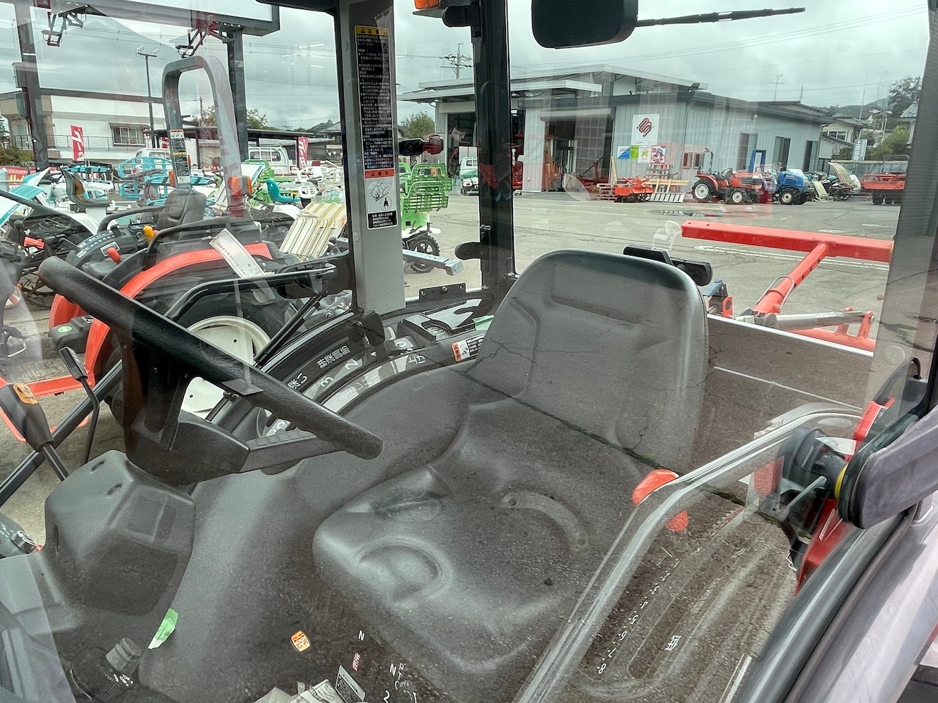 地域限定自宅配送【整備待ち】クボタ トラクター T245DF 機体寸法:2845×1310×1960 馬力24ps 使用燃料:軽油