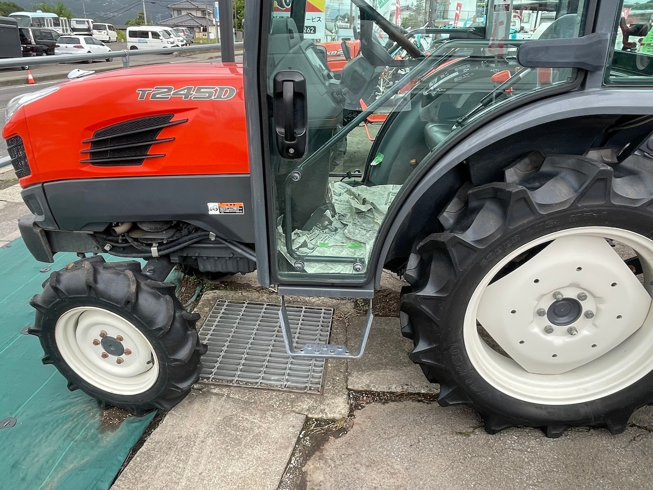 地域限定自宅配送【整備待ち】クボタ トラクター T245DF 機体寸法:2845×1310×1960 馬力24ps 使用燃料:軽油