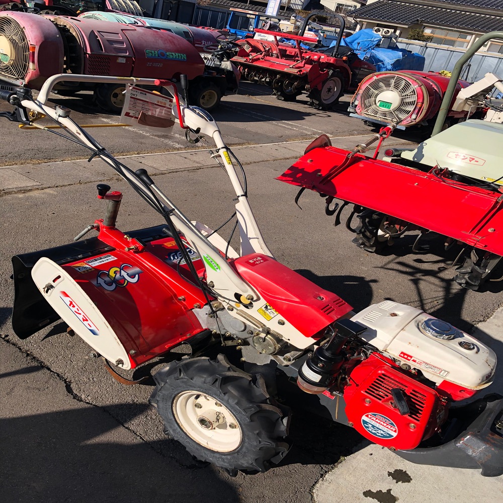 ヤンマー 耕耘機 DK7 機体寸法:1740ｍｍ×650ｍｍ×1020ｍｍ 出力6.2PS 使用燃料 :ガソリン